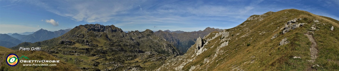 60 Verso la vetta di Cima di Piazzo con vista in Zuccone Campelli.jpg